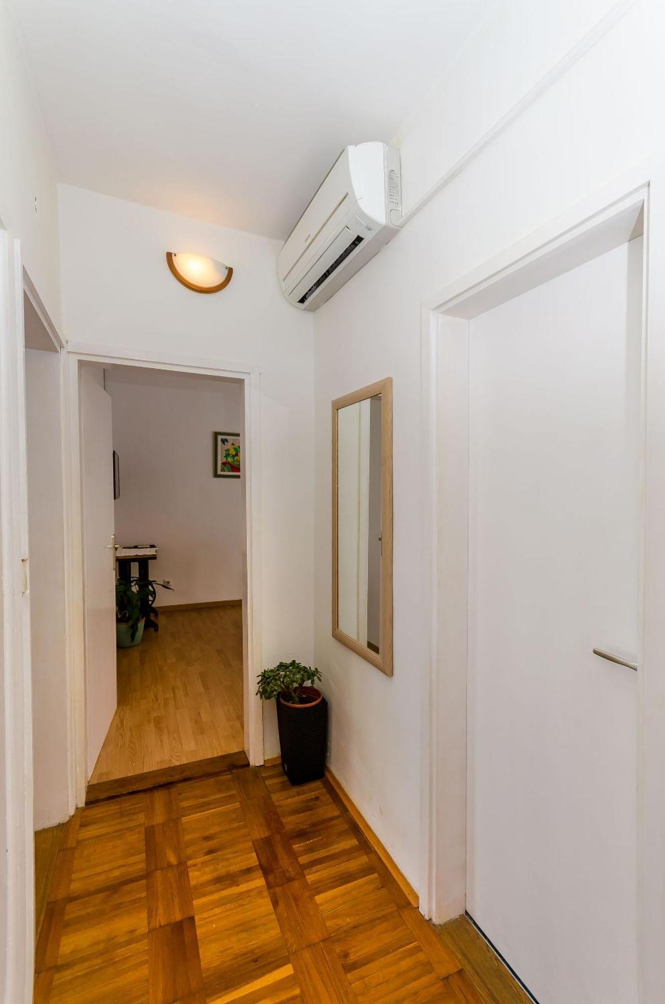 Apartments Jakov Jelsa  Extérieur photo