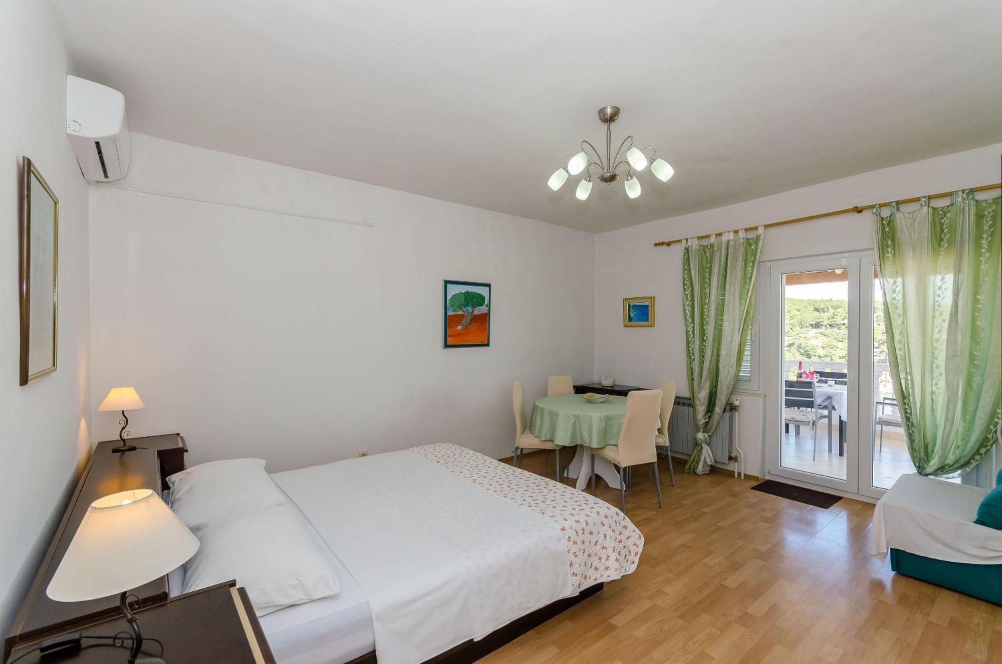Apartments Jakov Jelsa  Extérieur photo