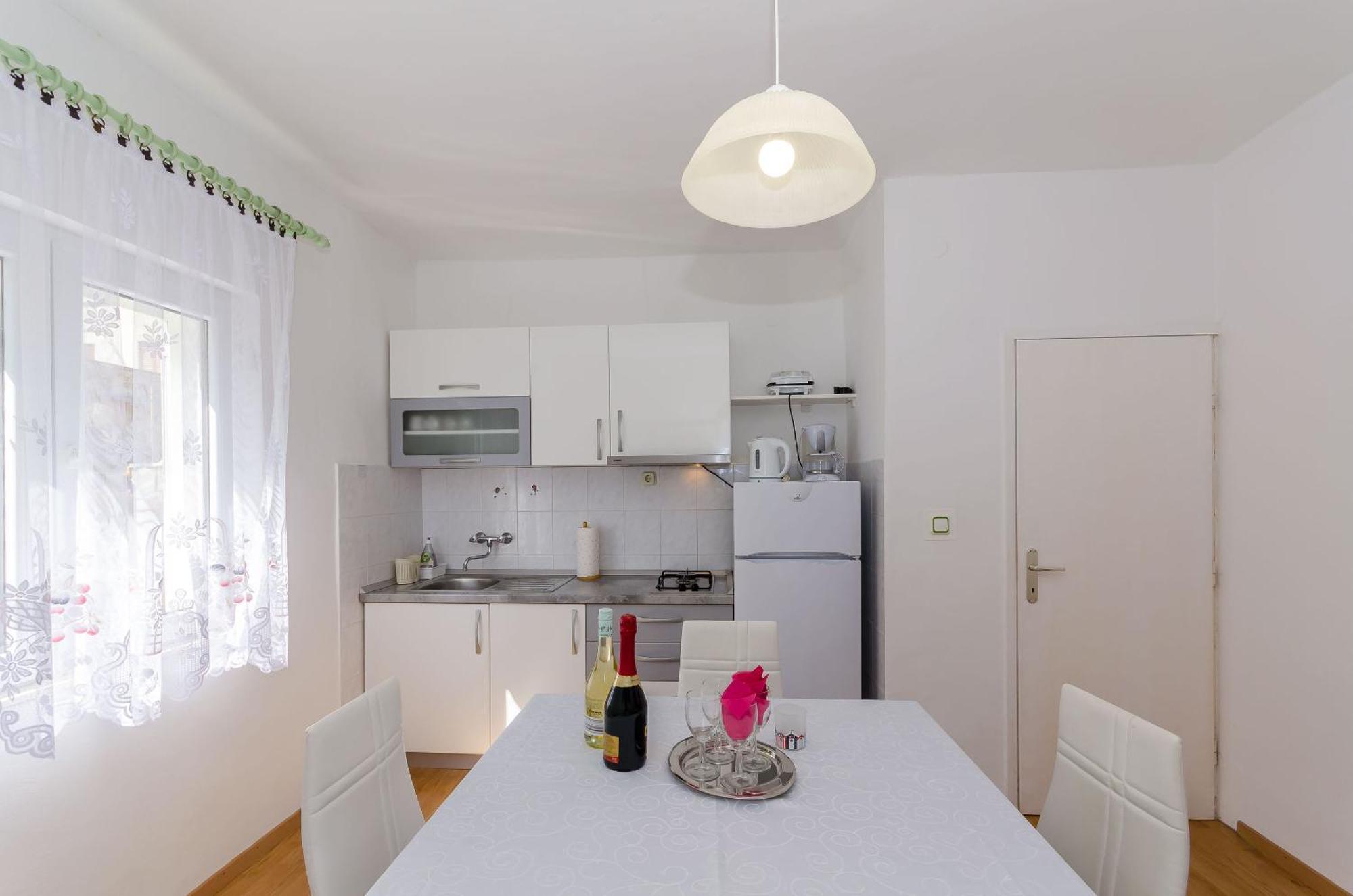 Apartments Jakov Jelsa  Extérieur photo