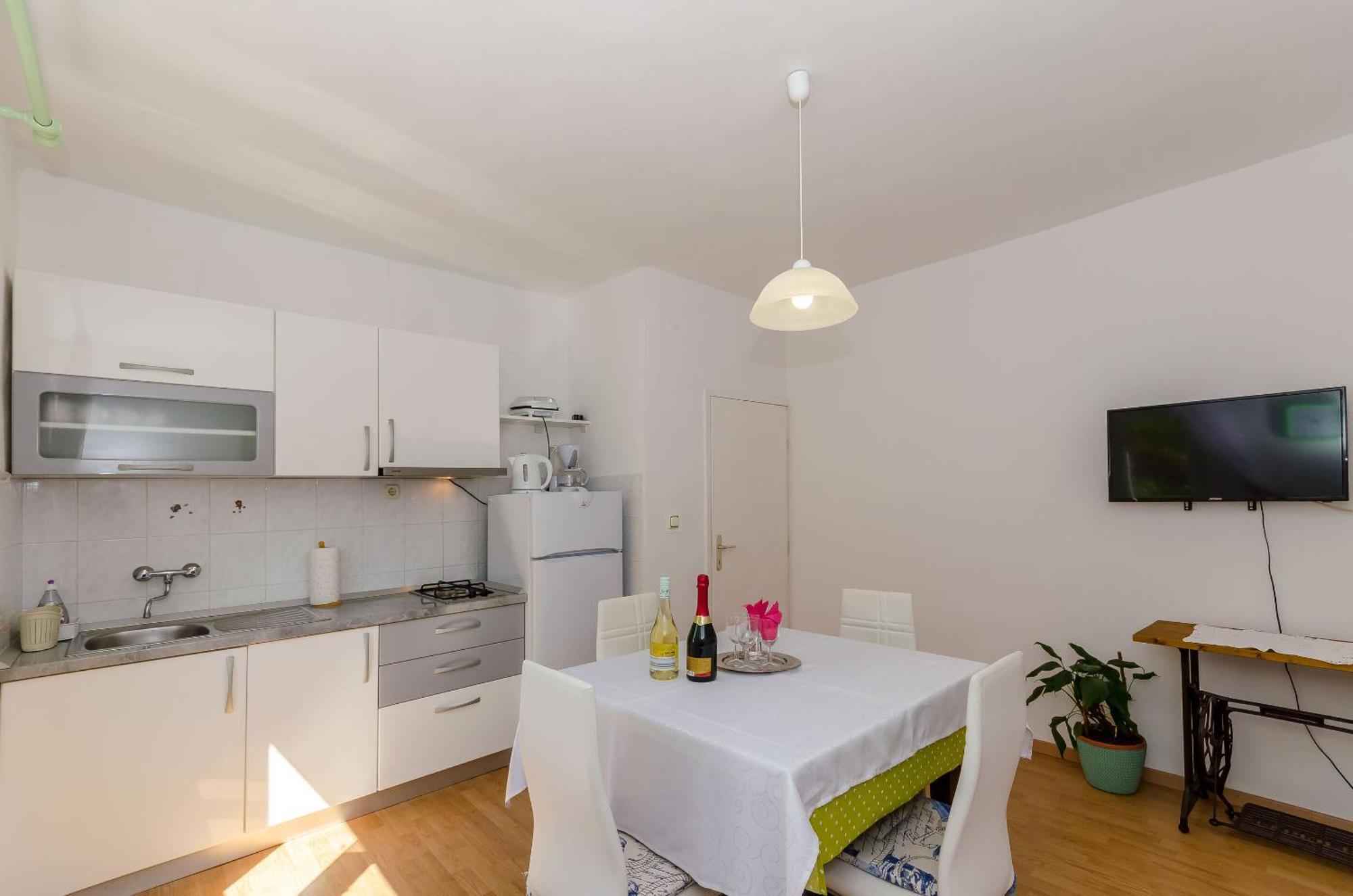 Apartments Jakov Jelsa  Extérieur photo