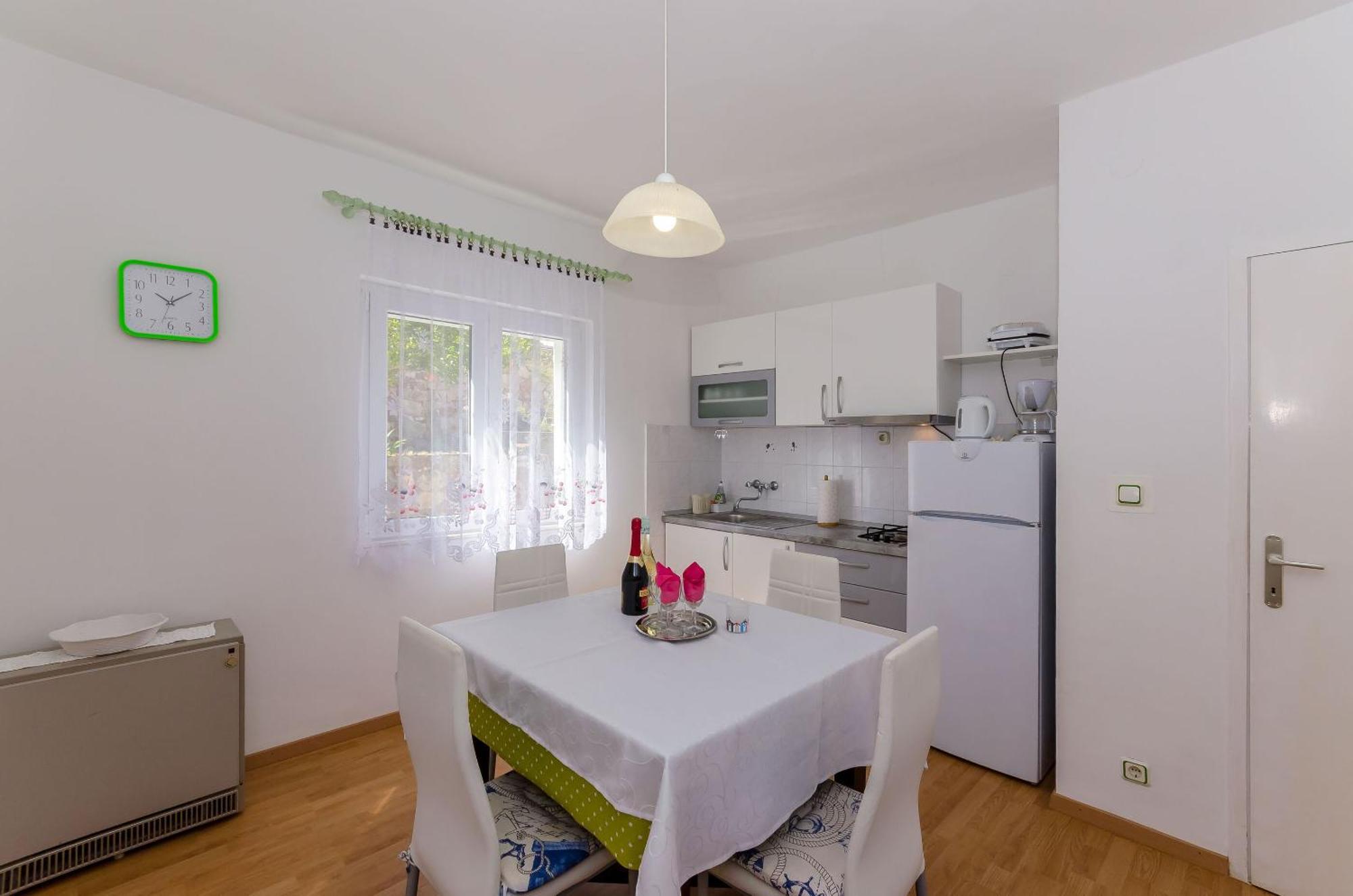 Apartments Jakov Jelsa  Extérieur photo