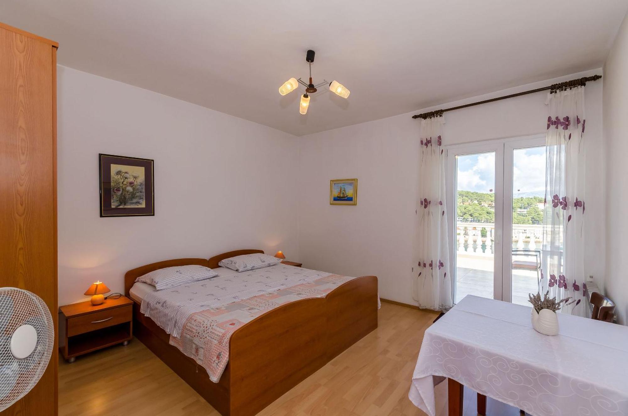 Apartments Jakov Jelsa  Extérieur photo