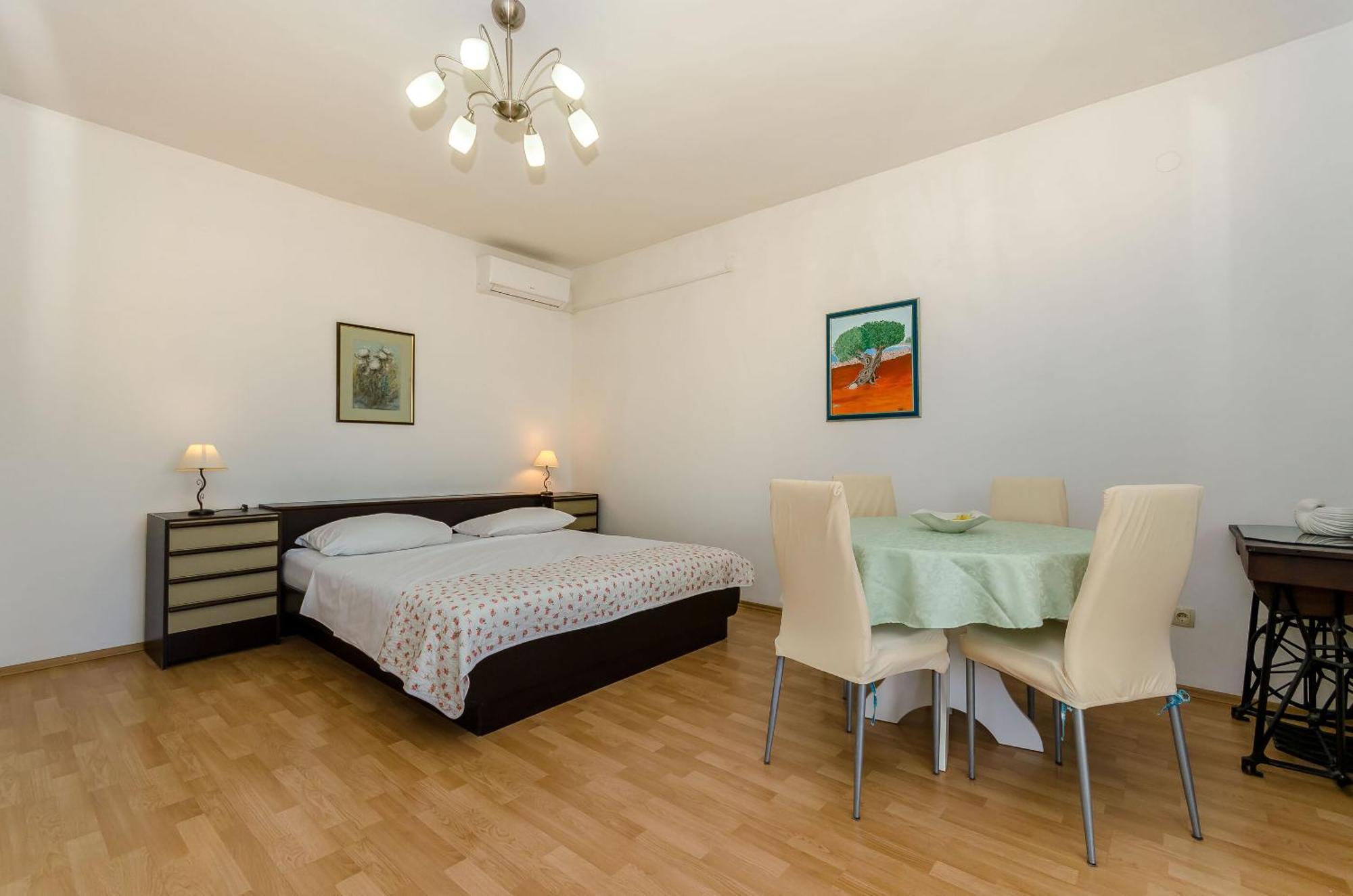 Apartments Jakov Jelsa  Extérieur photo